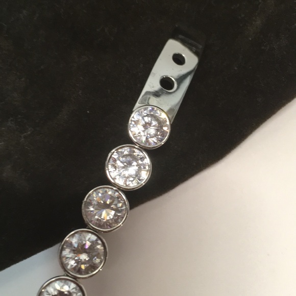 Michael Kors Bracelet 🖤 - Picture 7 of 16